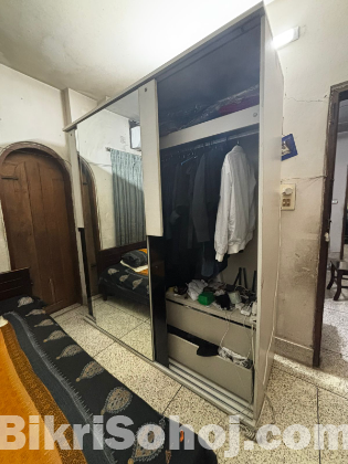 প্রিমিয়াম ইমপোর্টেড স্লাইডিং ডোর আলমারি ফুল মিররসহ